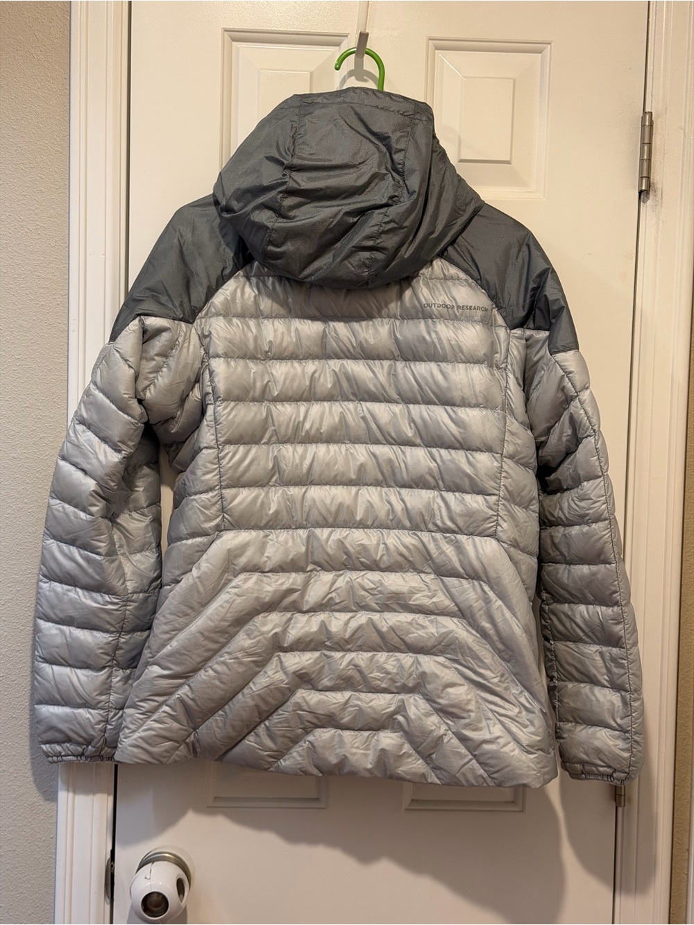 Outdoor Research Women's Two-Tone Silver Gray Insulated Hooded Puffer - Picture 2 of 2